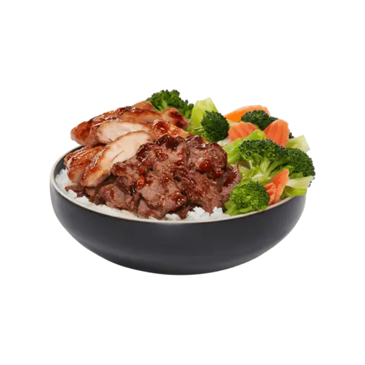 Red Pepper Steak Bowl presented in a dark Wagagrill bowl
